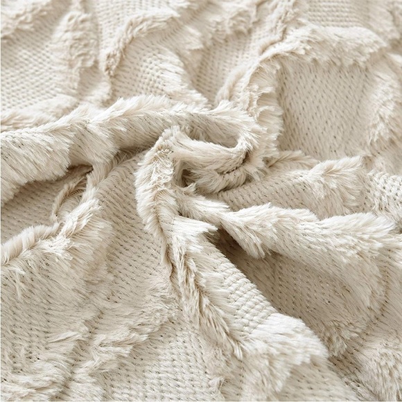 Light Cream Farmhouse Pillow Cover Furry Faux Luxury Soft Warm Pillow Case Set - Picture 3 of 6